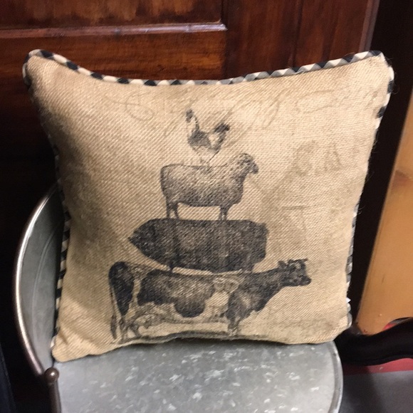 Other - Rustic Farmhouse Burlap Pillow Pig Cow Rooster